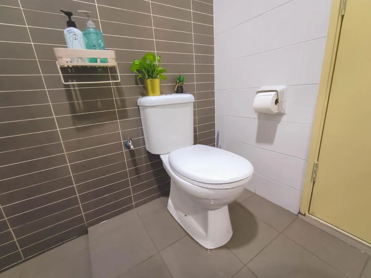 ג'והור בהרו -Lake View- Mount Austin Ikea Toppen 10 Mins - B107 דירה ג'והור בהרו
